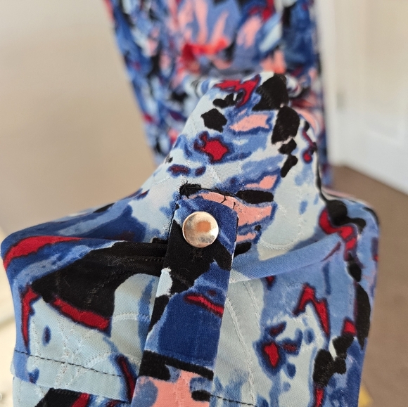 New Directions Curvy | 2X | Abstract Floral 3/4 Sleeve Blouse - Picture 3 of 6